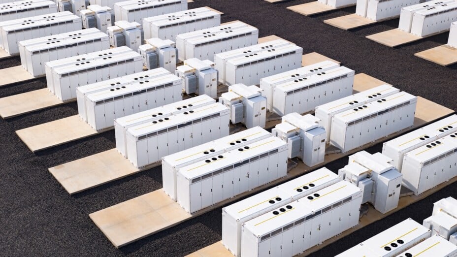L’alliance inattendue : batteries géantes et IA surpuissante