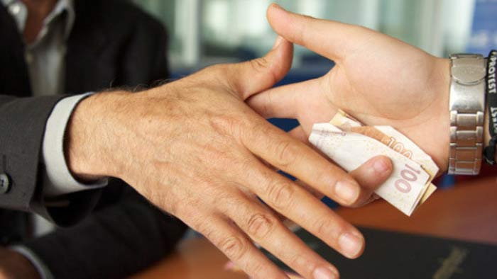 Lancement du centre d'appel "3003" pour signaler la corruption