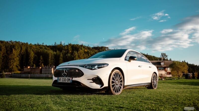 Le patron américain de Mercedes face à un dilemme : électrique ou thermique ?