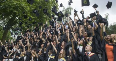 Le Royaume-Uni réintègre Erasmus : fin partielle du Brexit en éducation.