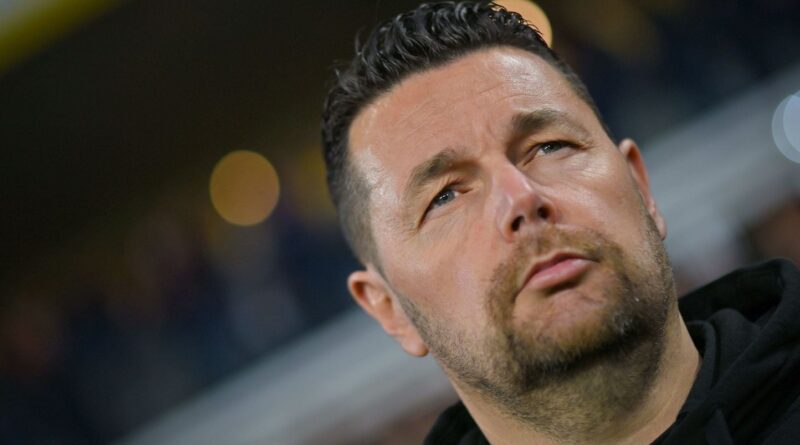 Lens - Brest : Pierre Sage « trahi » par ses joueurs après un 3-0 à la mi-temps