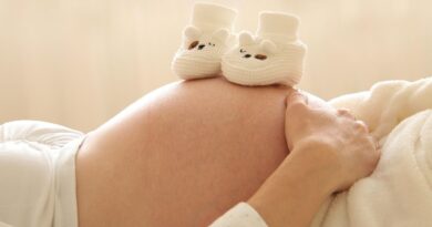 Les bébés exposés à la pollution in utero montrent un retard de langage.