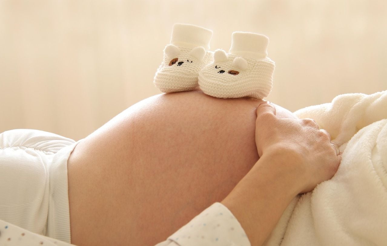 Les bébés exposés à la pollution in utero montrent un retard de langage.