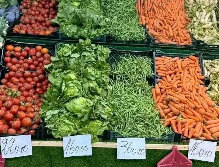 Peut être une image de fruit et chou collard