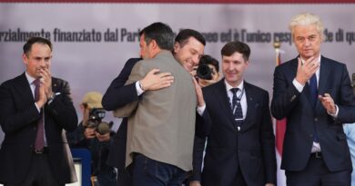 L’extrême droite européenne s'oppose à Bruxelles et à l’immigration à Milan.