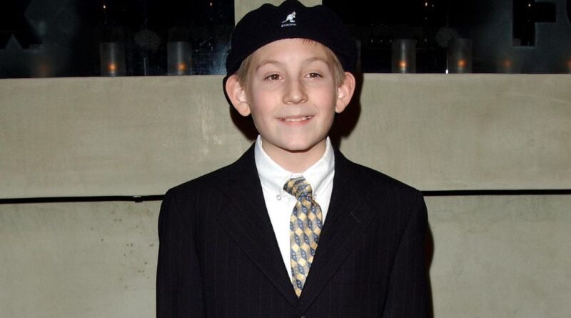 L'interprète de Dewey ne veut pas de « brouettes d'argent » pour Malcolm.