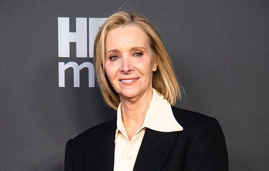 Lisa Kudrow se sentait « la sixième » roue dans « Friends »