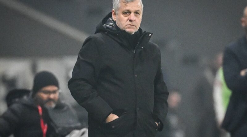 LOSC : Bruno Genesio touché par le soutien de ses joueurs après le décès de son père