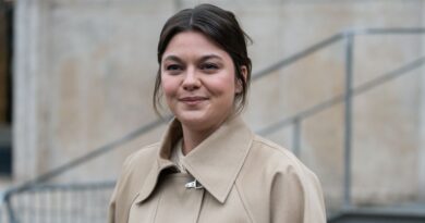 Louane partage des photos de son EVJF au Maroc.