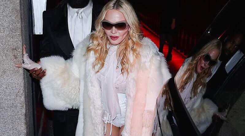 « Madonna ne retrouve pas sa tenue de scène pour Coachella »