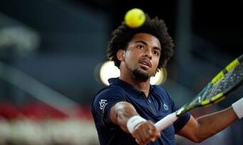 Masters 1000 de Madrid : Arthur Fils promet « une bonne bataille » contre Jannik Sinner en demi-finale
