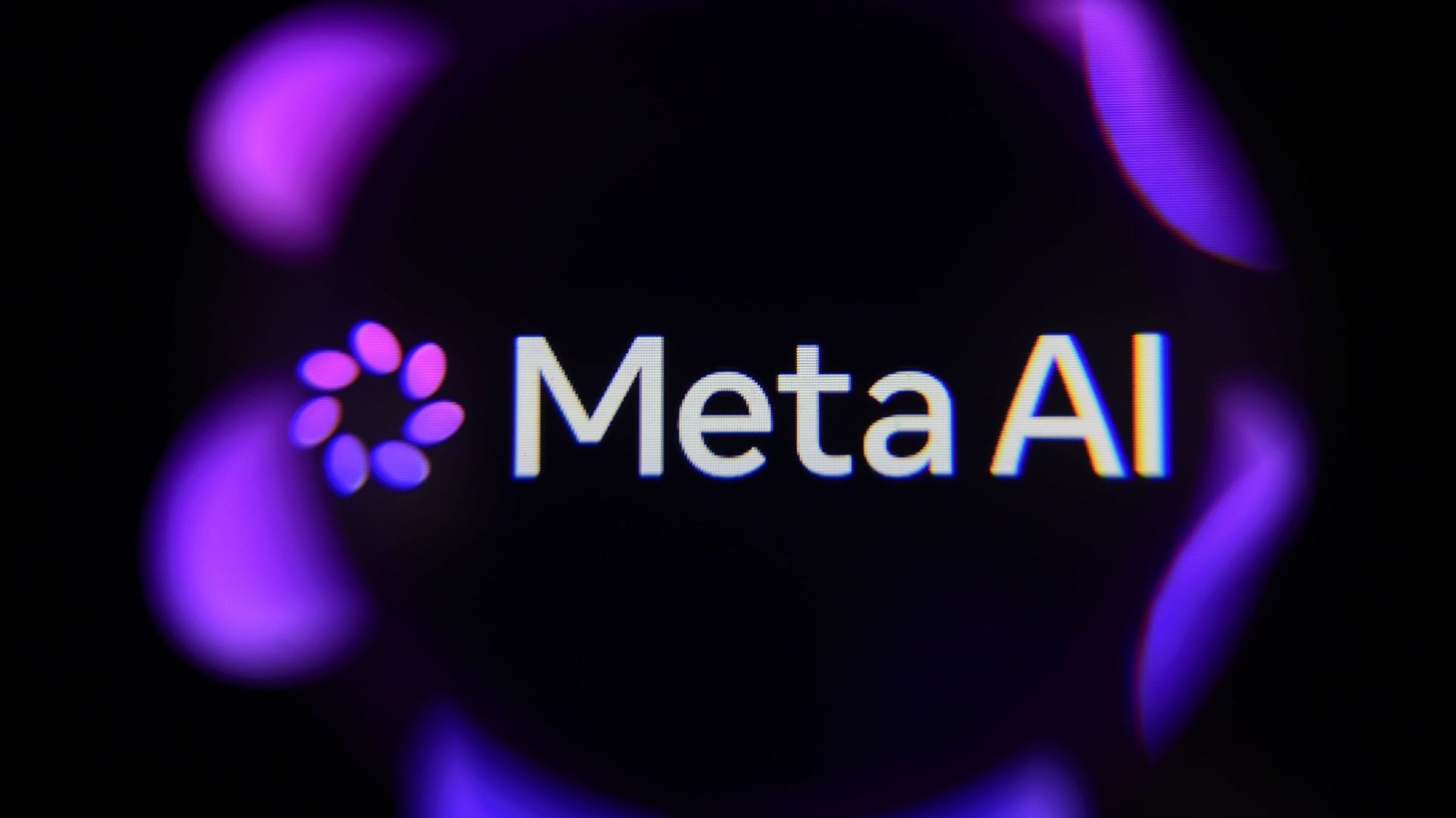 Meta annonce le licenciement de 8000 personnes.