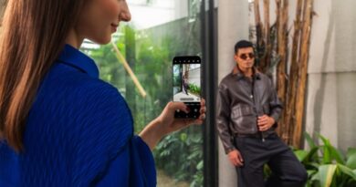 Motorola lance un smartphone en bois à 800 euros.