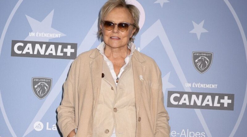 Muriel Robin annonce son retour sur scène.