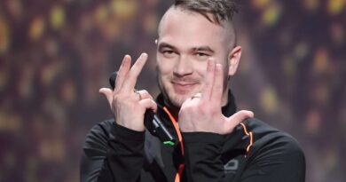 Musique : Jul annonce la sortie de son album « Oubliez-moi » le 15 mai.