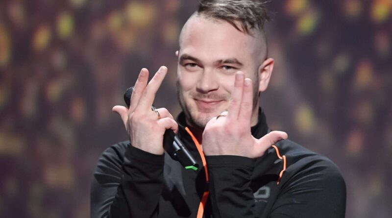 Musique : Jul annonce la sortie de son album « Oubliez-moi » le 15 mai.