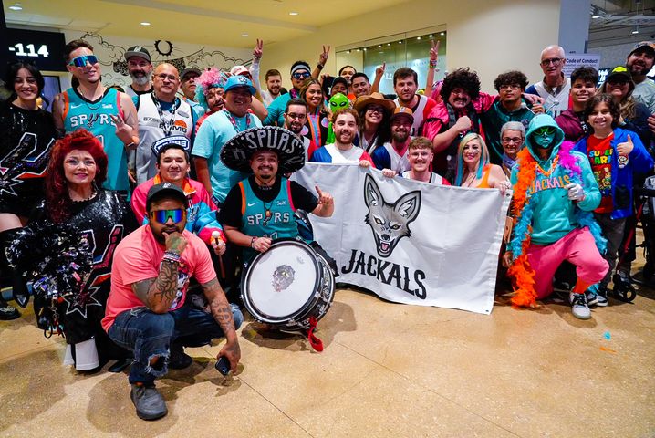 Les Jackals sont très branchés déguisements.