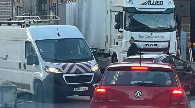 Nuisances excessives : une commune wallonne ne permet plus les camions