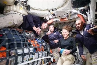 Objectif Lune : les astronautes d'Artémis atteignent le mi-parcours