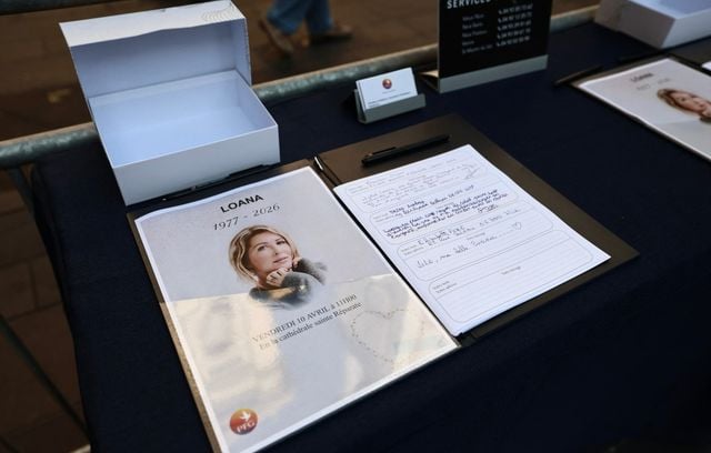 Obsèques de Loana : personnalités rares et nombreux anonymes présents