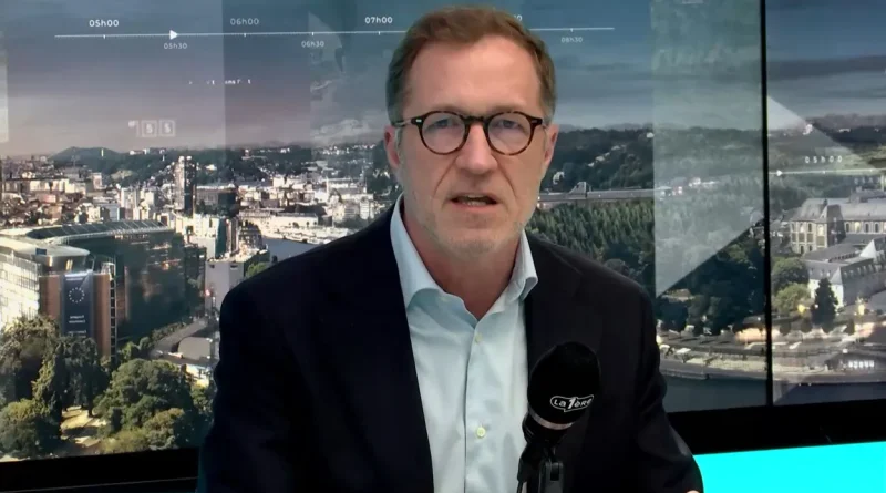 Paul Magnette dénonce l'inaction du gouvernement malgré l'argent disponible