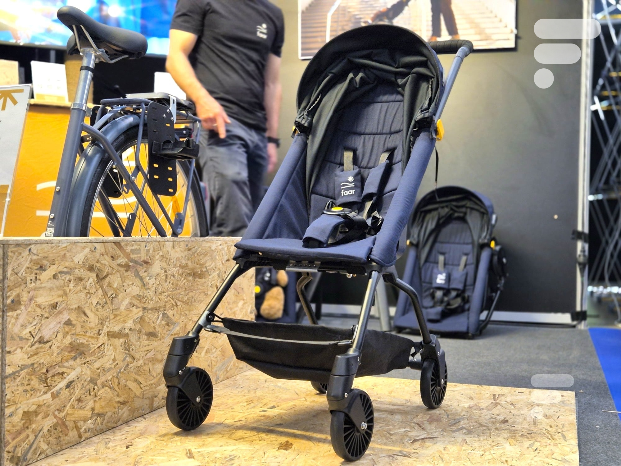 Faar ride poussette siège 1