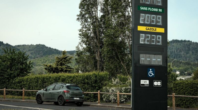 Prix des carburants : le gouvernement ne cesse d'explorer des solutions.