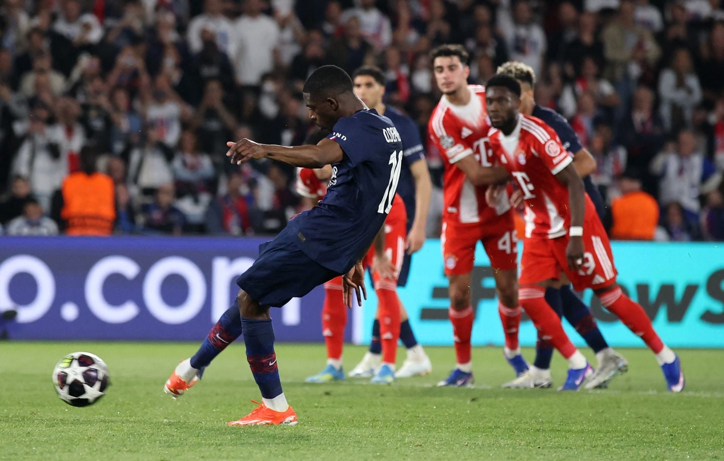 PSG - Bayern Munich : Kompany et ses joueurs agacés par le penalty « controversé » du VAR
