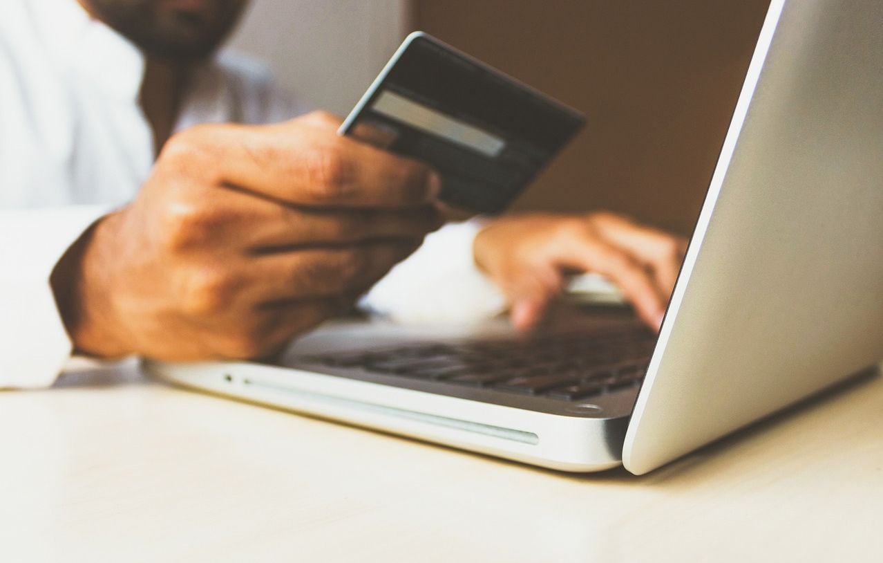 Quatre jours fériés en mai : retards possibles pour vos virements bancaires.