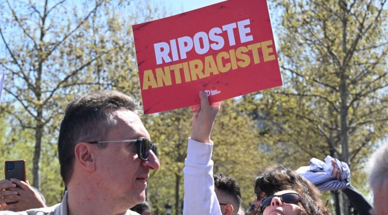 Racisme : Députés noirs de LFI victimes d'un courrier « négrophobe »