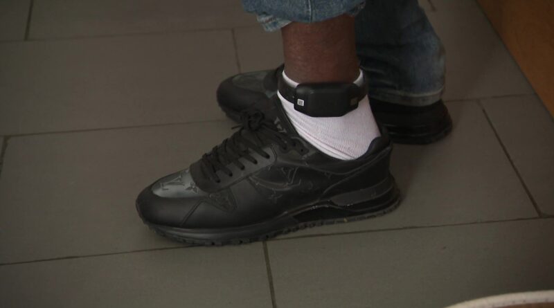 Reportage : le bracelet électronique, contrainte ou seconde chance ?