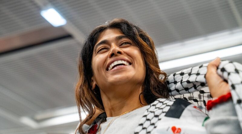 Rima Hassan dénonce des « manquements » des policiers en garde à vue.