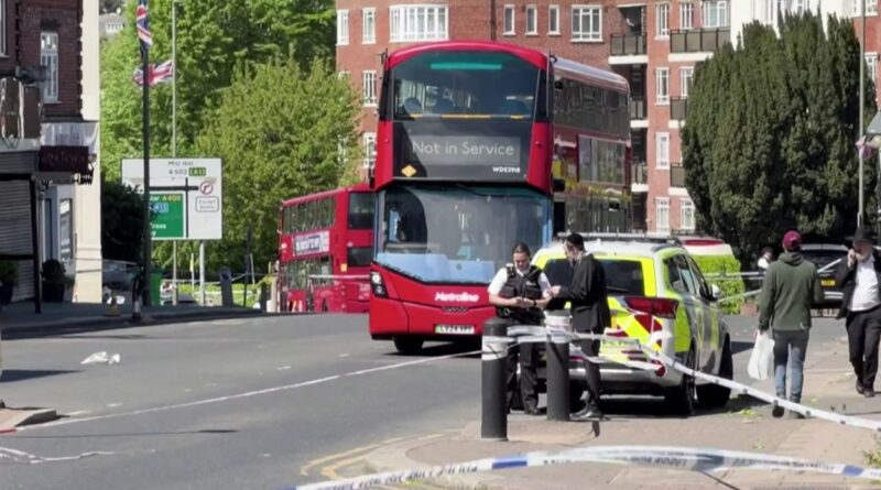 Royaume-Uni : deux blessés dans une attaque au couteau, un homme arrêté