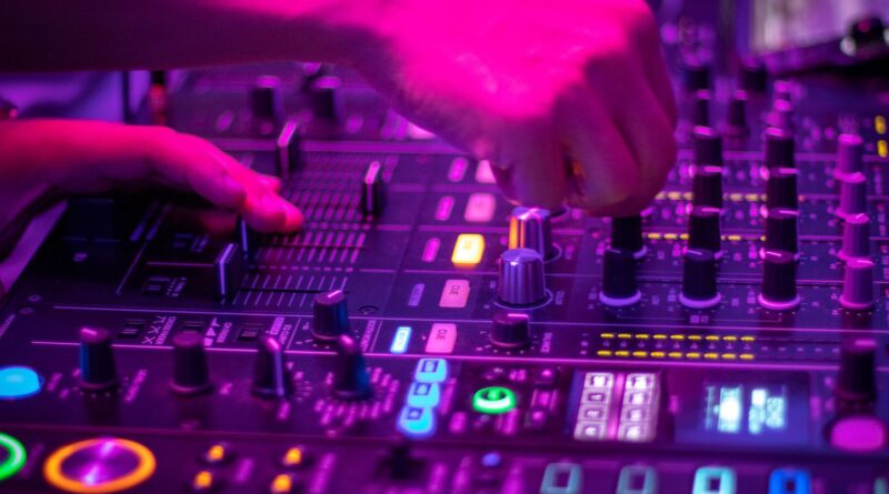 Royaume-Uni : Un entrepreneur aurait utilisé l'IA contre une discothèque.