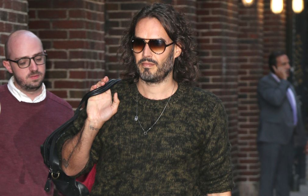 Russell Brand admet une relation avec une mineure de 16 ans à 30 ans.