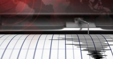 Séisme de magnitude 7,4 en Indonésie : un mort, alerte tsunami émise
