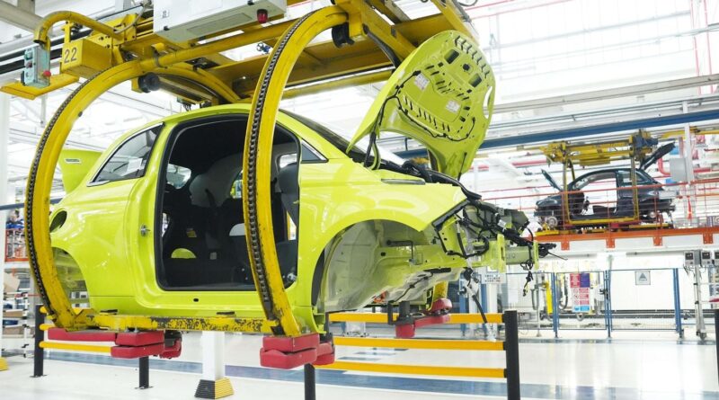 Stellantis rappelle 700.000 véhicules pour risque d'incendie mondial