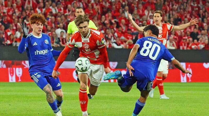 Strasbourg ne parvient pas à battre Mayence et voit la qualif s'éloigner.