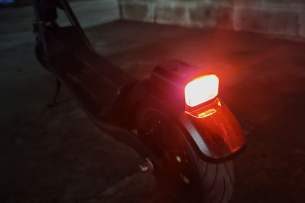 Niu KQi 100F feu arrière Trottinette électrique Niu KQi 100F feu arrière