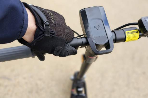 Niu KQi 100F pliage poignées 1 Trottinette électrique Niu KQi 100F pliage poignées 1