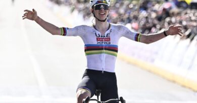 Tour des Flandres : Pogacar dépasse Van der Poel, Evenepoel présent