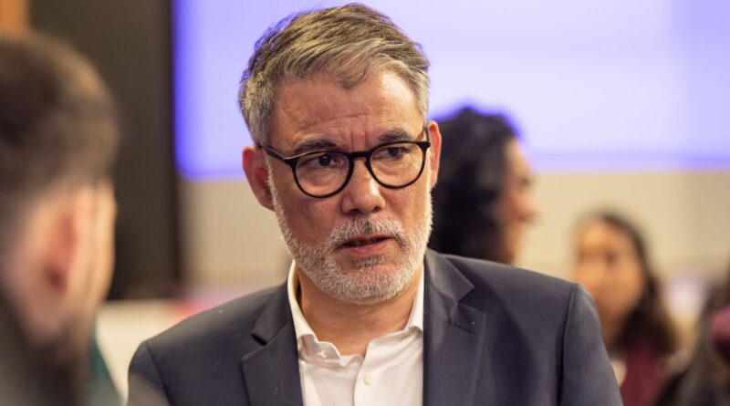 Travail le 1er-Mai : Olivier Faure aborde limites et motion de censure