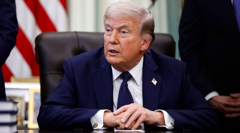 Trump assiste pour la première fois au dîner des correspondants.