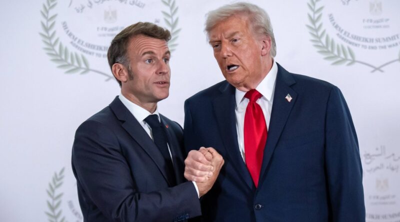Trump se moque du couple Macron lors d’un déjeuner privé.