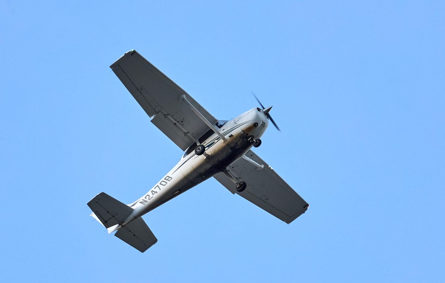 Un avion de tourisme s'écrase dans un parking à Los Angeles
