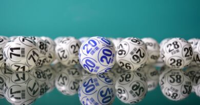 Un Britannique remporte 1 million d'euros à la loterie avec les numéros de son père décédé en 2010.