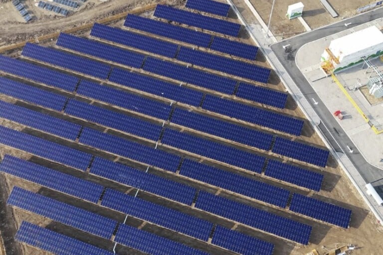 Un « échafaudage moléculaire » : une solution inattendue pour les panneaux solaires.