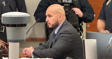 Un ex-policier de New York condamné pour avoir tué un suspect.