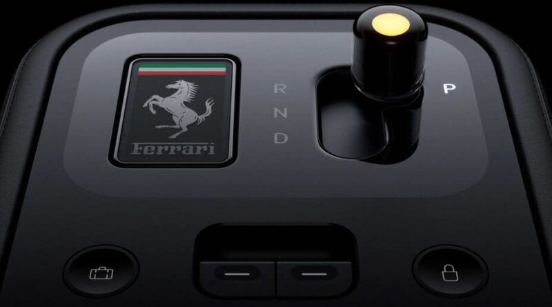 Un grand écran tactile ne fonctionne pas dans une Ferrari.