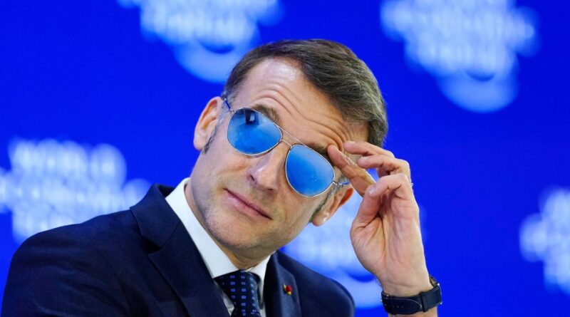 Un lycéen ne fait pas rire lors d'un échange avec Macron